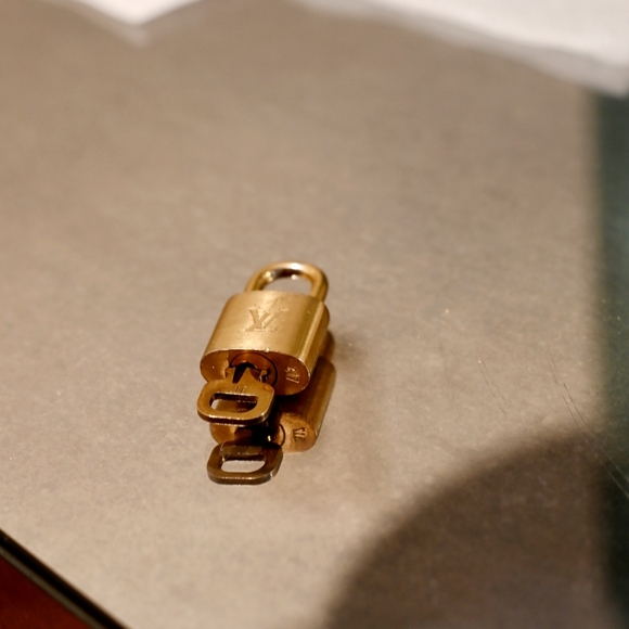 Authentic Louis Vuitton Lock & Key - Picture 6 of 8